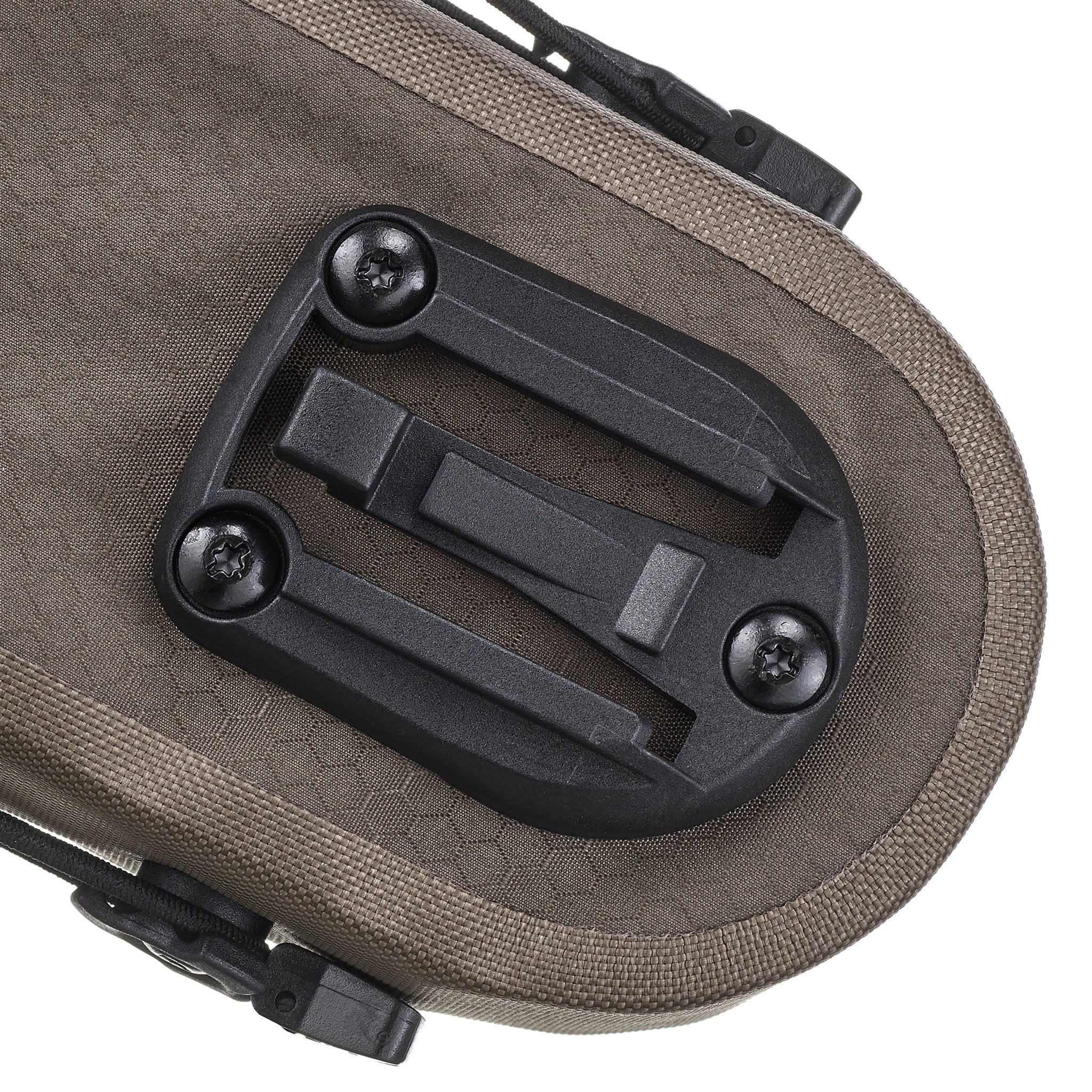 Detailansicht der Halterung an der ORTLIEB Micro-Bag 0.5L in dark sand